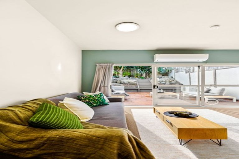 Photo of property in 1/206 Manuka Road, Bayview, Auckland, 0629