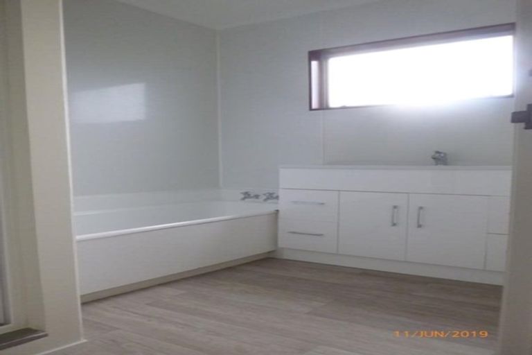 Photo of property in 1/1 Eastwood Rise, Browns Bay, Auckland, 0630