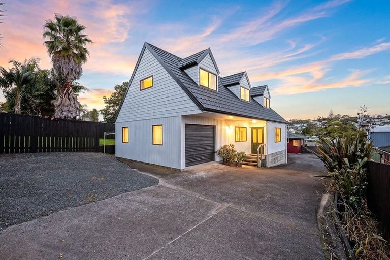 Photo of property in 54 Zefiro Drive, Massey, Auckland, 0614