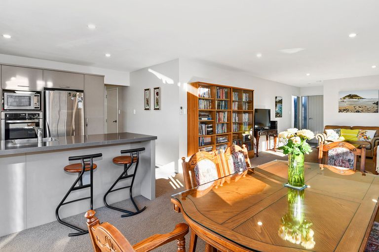 Photo of property in 39 Scoria Close, Pyes Pa, Tauranga, 3112