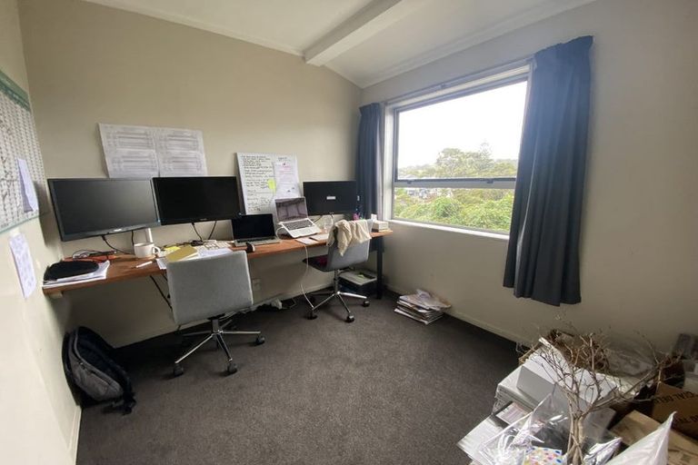 Photo of property in 31 Crocombe Crescent, Beach Haven, Auckland, 0626
