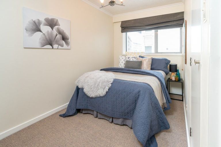 Photo of property in Kensington Apartments, 236 Oriental Parade, Oriental Bay, Wellington, 6011