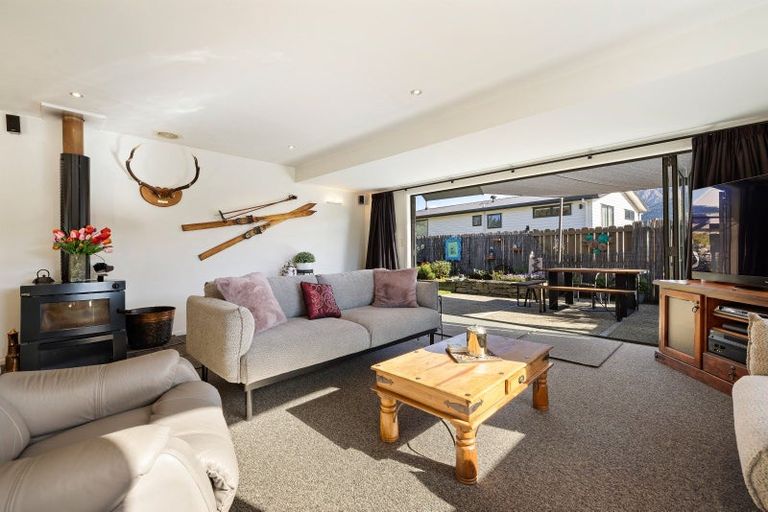 Photo of property in 1 Kelvin Place, Kelvin Heights, Queenstown, 9300