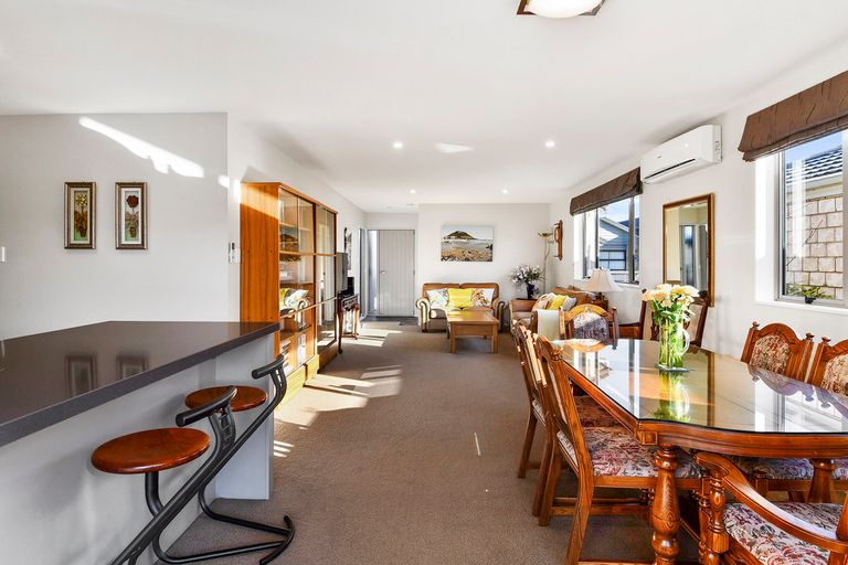 Photo of property in 39 Scoria Close, Pyes Pa, Tauranga, 3112