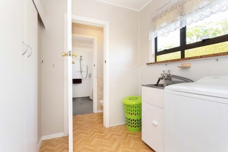 Photo of property in 15 Emlyn Place, Avondale, Christchurch, 8061