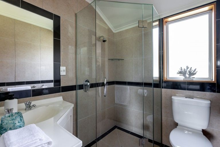 Photo of property in 11 Kensington Drive, Taradale, Napier, 4112