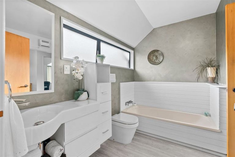 Photo of property in 4/27 Darvel Street, Riccarton, Christchurch, 8011