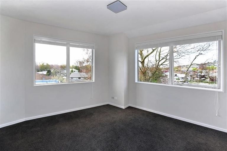 Photo of property in 4/2 Dyers Pass Road, Cashmere, Christchurch, 8022