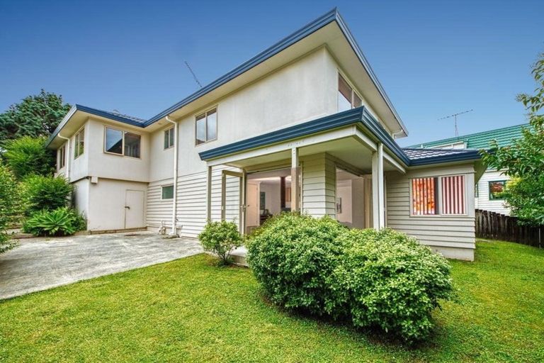 Photo of property in 39 Zefiro Drive, Massey, Auckland, 0614
