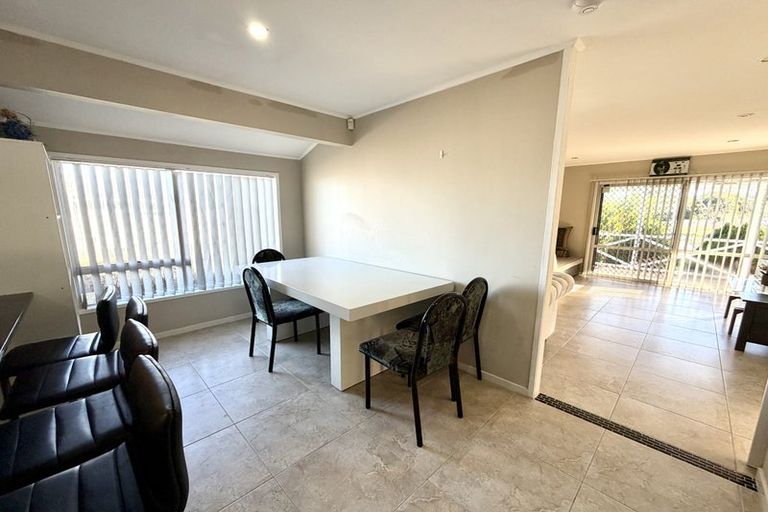 Photo of property in 23 Hyperion Drive, Randwick Park, Auckland, 2105