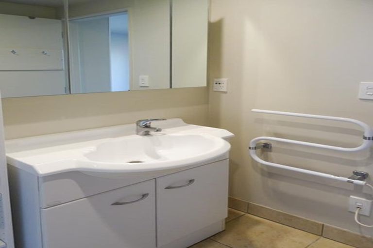 Photo of property in 2c/10 Crown Lynn Place, New Lynn, Auckland, 0600