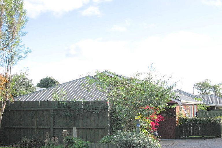 Photo of property in 142b Main Road, Waikanae, 5036