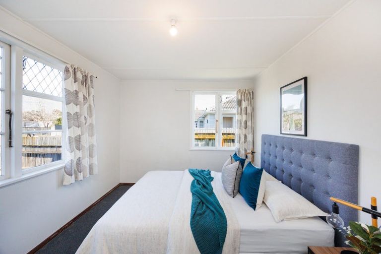 Photo of property in 143 Rangiora Avenue, Roslyn, Palmerston North, 4414