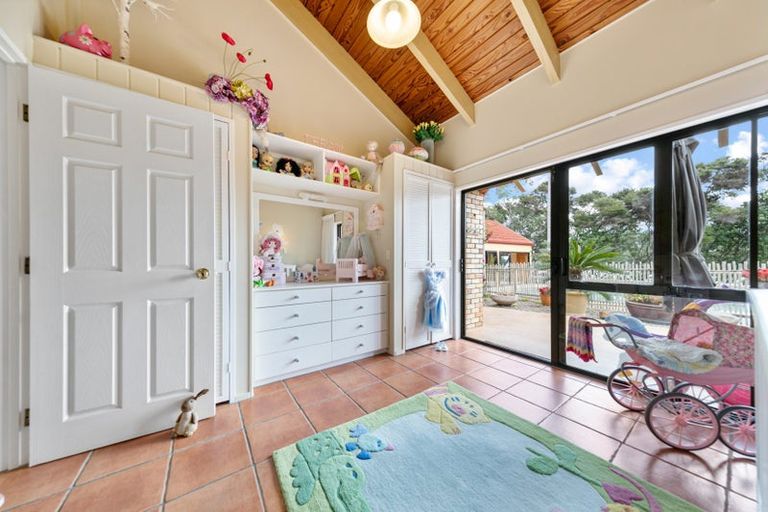 Photo of property in 20 Kingfisher Grove, Greenhithe, Auckland, 0632