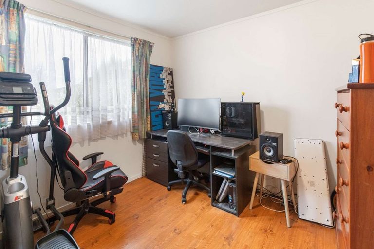 Photo of property in 15 Matthew Place, Kawaha Point, Rotorua, 3010