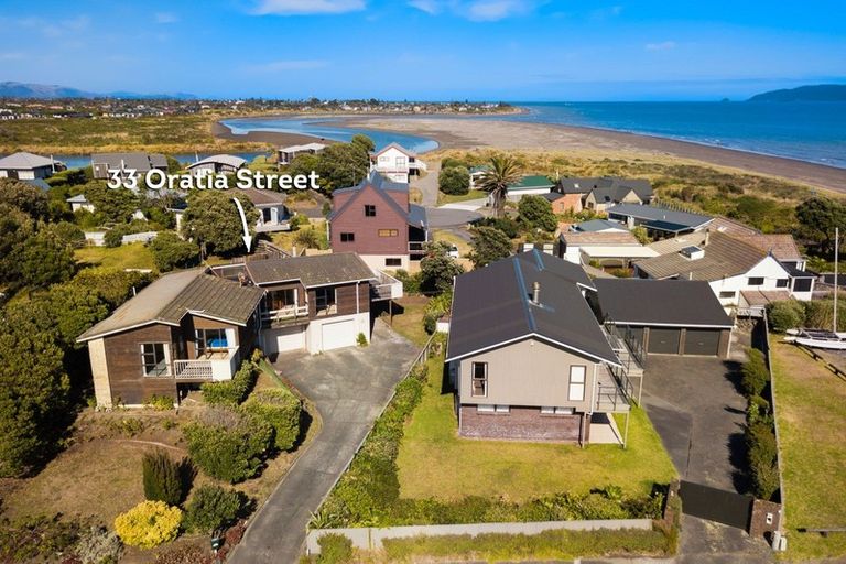 Photo of property in 33 Oratia Street, Waikanae Beach, Waikanae, 5036