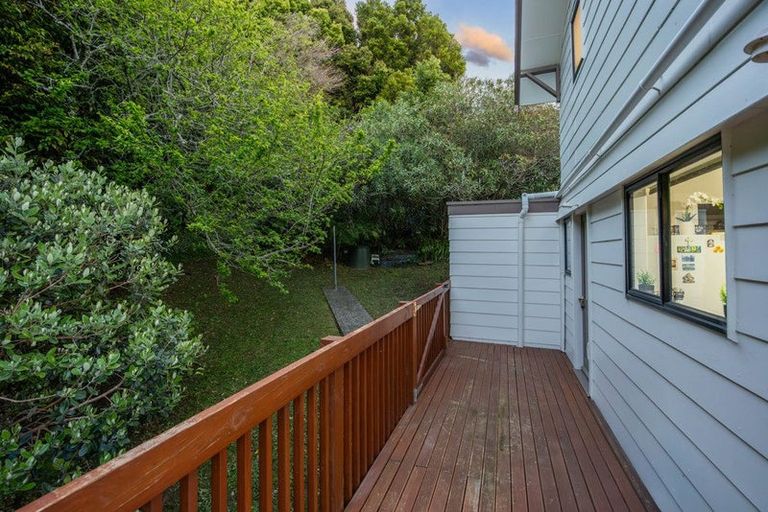 Photo of property in 2/70 Ayton Drive, Totara Vale, Auckland, 0629