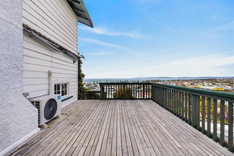 Photo of property in 42 Cameron Road, Bluff Hill, Napier, 4110