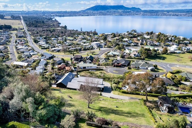 Photo of property in 32 Mapara Road, Acacia Bay, Taupo, 3385