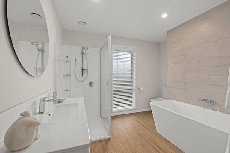 Photo of property in 26 Maturiki Drive, One Tree Point, 0118