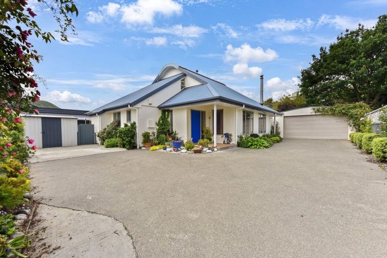 Photo of property in 13 Captains Close, Waikawa, Picton, 7220