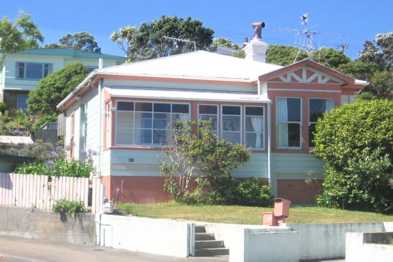 Photo of property in 88 Northland Road, Northland, Wellington, 6012
