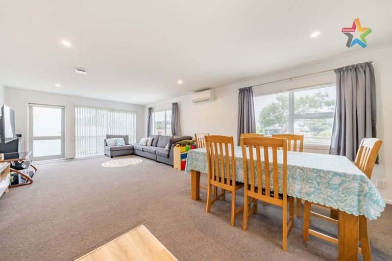 Photo of property in 25a Wainuiomata Road, Wainuiomata, Lower Hutt, 5014