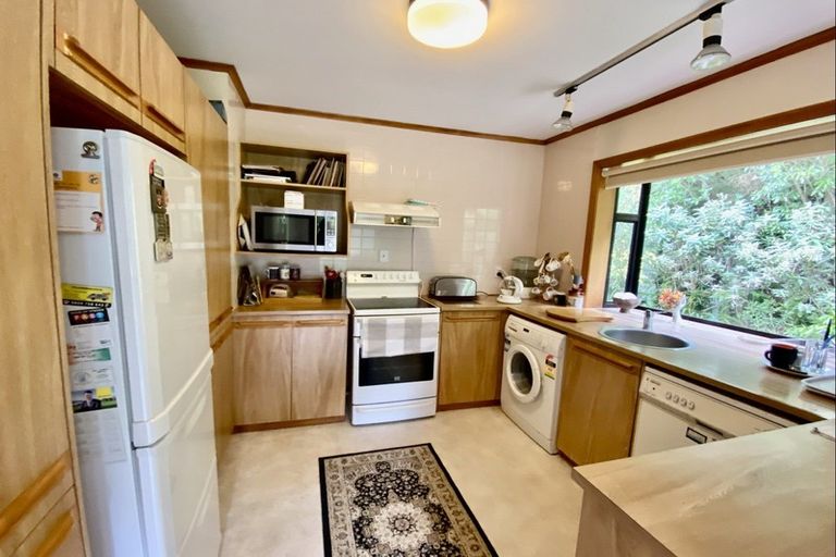 Photo of property in 100 Chester Road, Tawa, Wellington, 5028