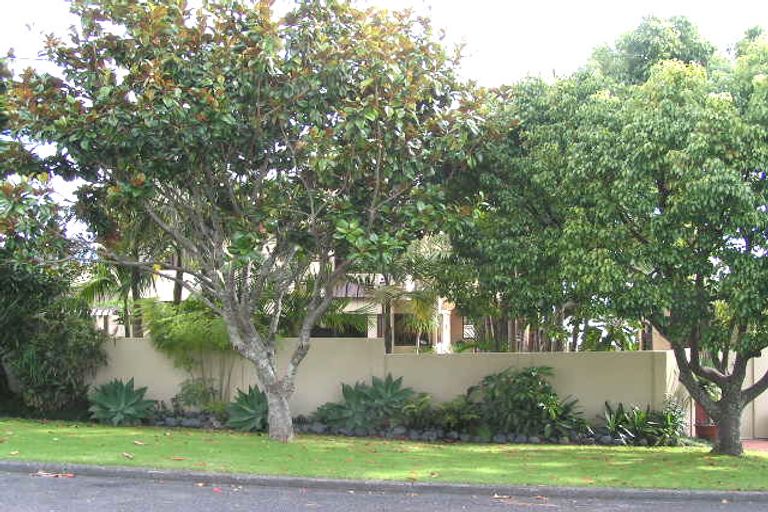 Photo of property in 2/40 Walter Street, Hauraki, Auckland, 0622