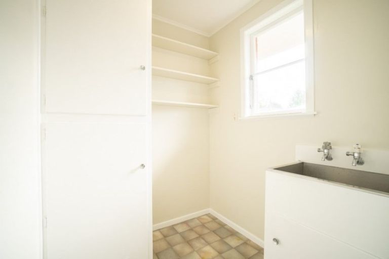 Photo of property in 3 Patea Place, Terrace End, Palmerston North, 4410