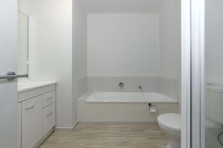 Photo of property in 28/19 Glencarron Place, Bethlehem, Tauranga, 3110