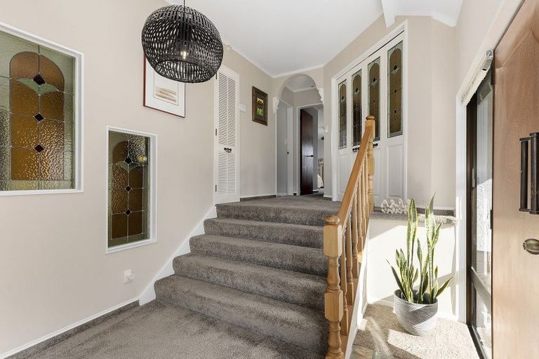 Photo of property in 32 Kinloch Place, Papakowhai, Porirua, 5024