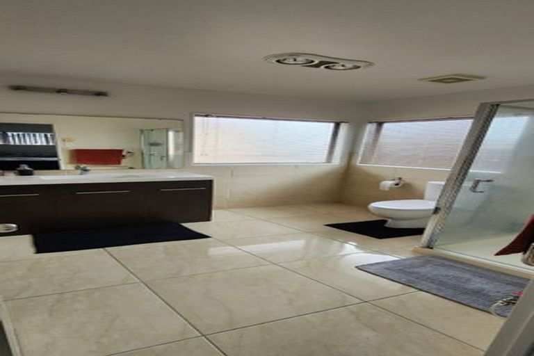 Photo of property in 11 Heidi Crescent, Flat Bush, Auckland, 2016