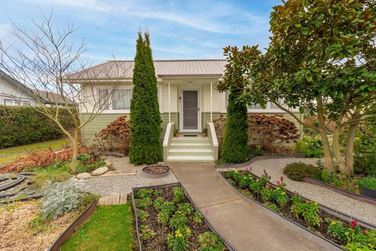 Photo of property in 8 Moorhouse Street, Waimate, 7924