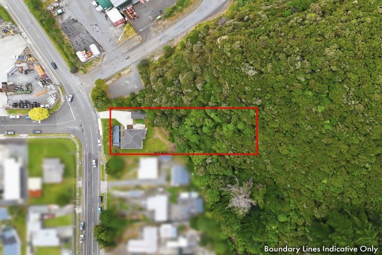 Photo of property in 52 Ruahine Street, Paraparaumu, 5032