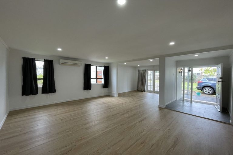 Photo of property in 57 Lynwood Road, New Lynn, Auckland, 0600