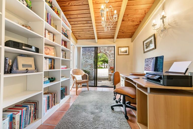 Photo of property in 20 Kingfisher Grove, Greenhithe, Auckland, 0632