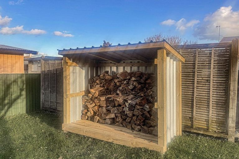 Photo of property in 19 Pirinoa Street, Feilding, 4702