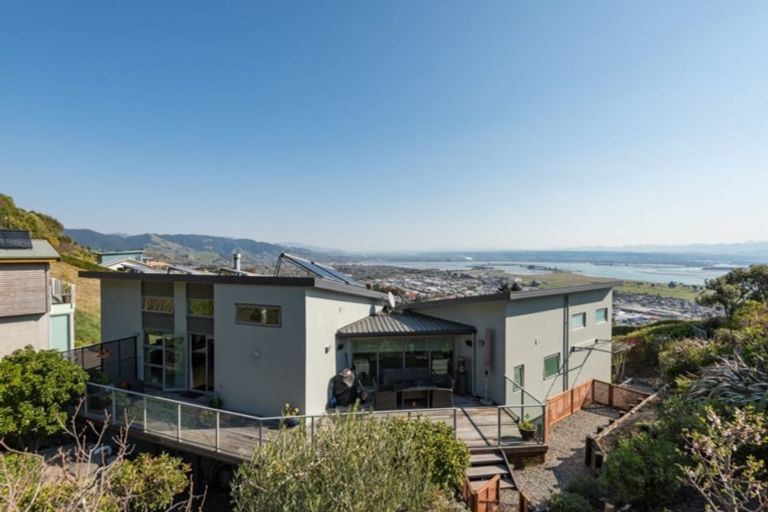 Photo of property in 28 Commodore Place, Britannia Heights, Nelson, 7010