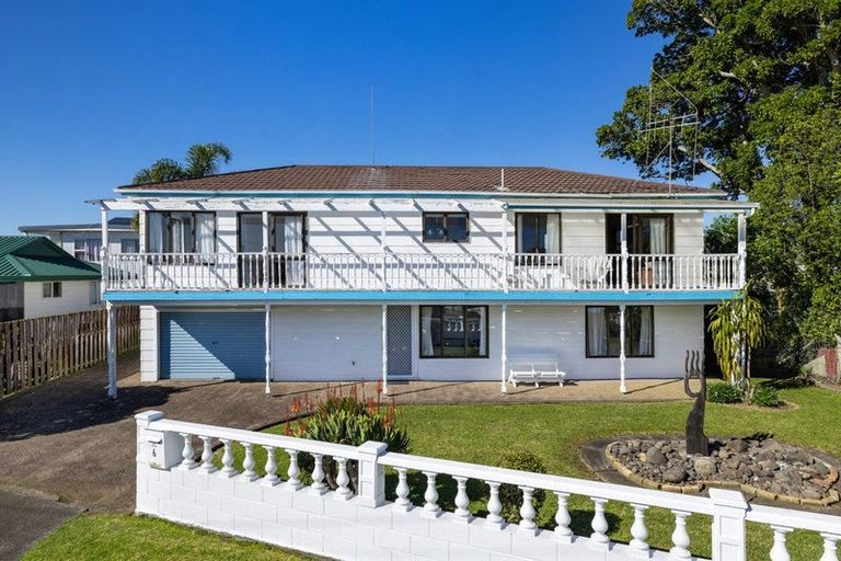 Photo of property in 6 Uenuku Avenue, Raglan, 3225