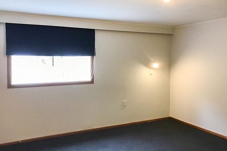 Photo of property in 18 Cave Road, Houghton Bay, Wellington, 6023