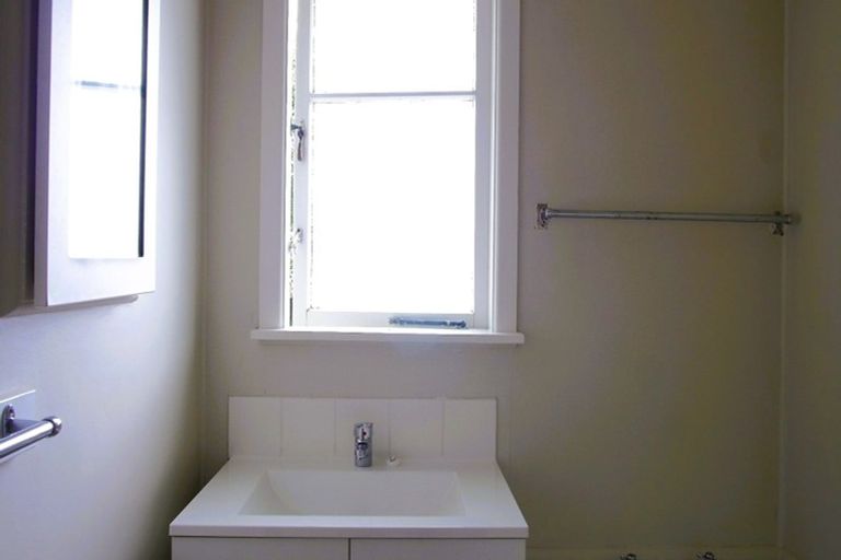 Photo of property in 36 Kettle Avenue, Awapuni, Palmerston North, 4412