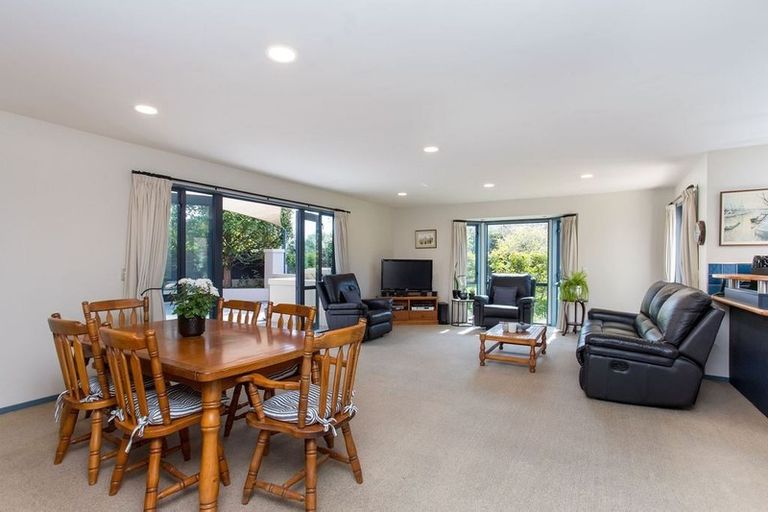 Photo of property in 4 Wilkinsons Road, Harewood, Christchurch, 8051