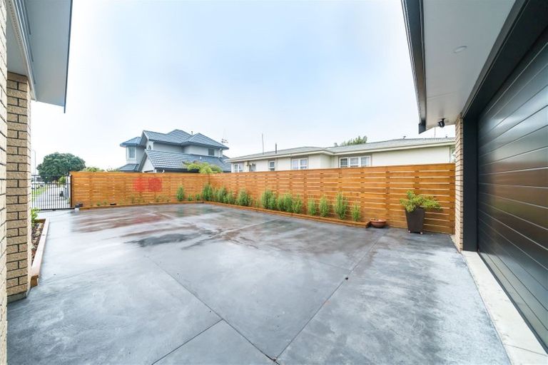Photo of property in 16 Douglas Street, West End, Palmerston North, 4412