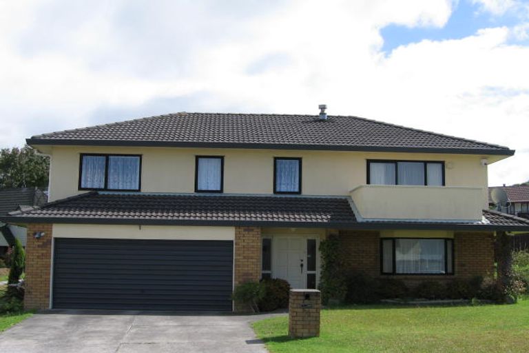 Photo of property in 7 Heversham Place, Glendene, Auckland, 0602