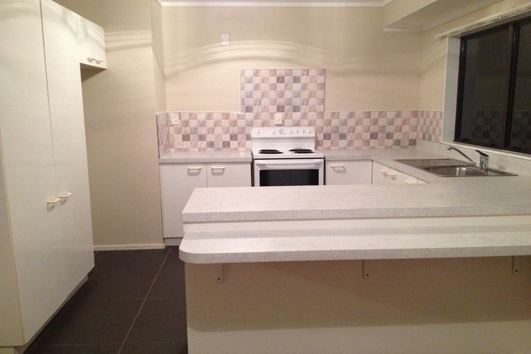 Photo of property in 2/65 Golf Road, New Lynn, Auckland, 0600