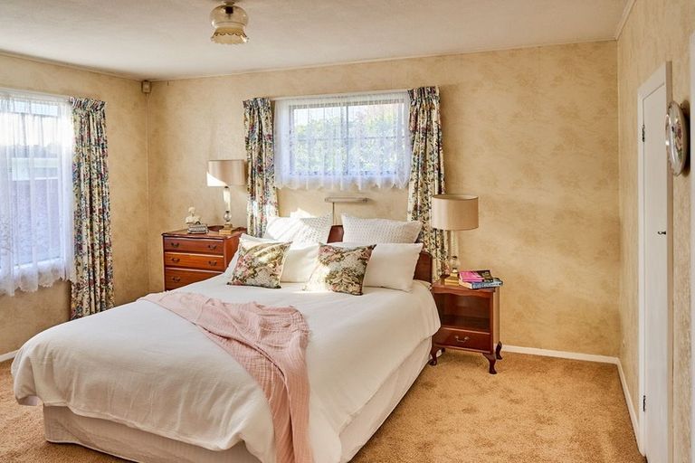 Photo of property in 27 Findlay Street, Tawa, Wellington, 5028