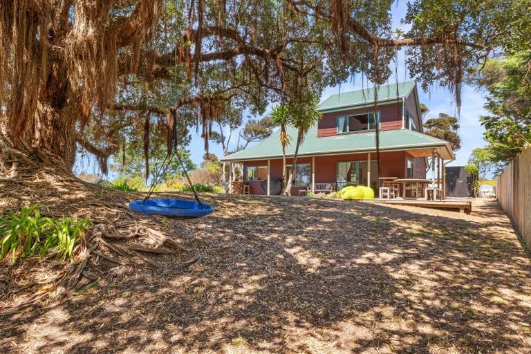 Photo of property in 12 Moir Point Road, Mangawhai Heads, Mangawhai, 0505
