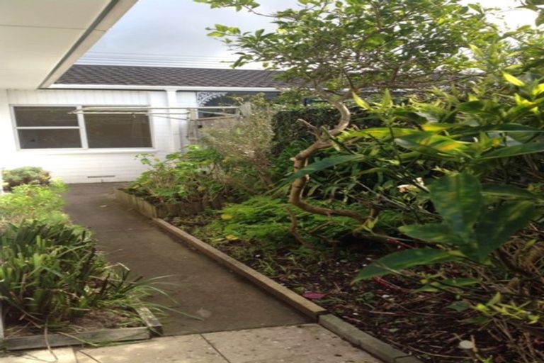 Photo of property in 2/37 Craig Road, Milford, Auckland, 0620