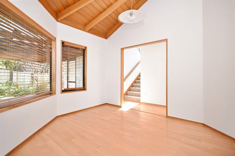 Photo of property in 2/48 Corunna Road, Milford, Auckland, 0620